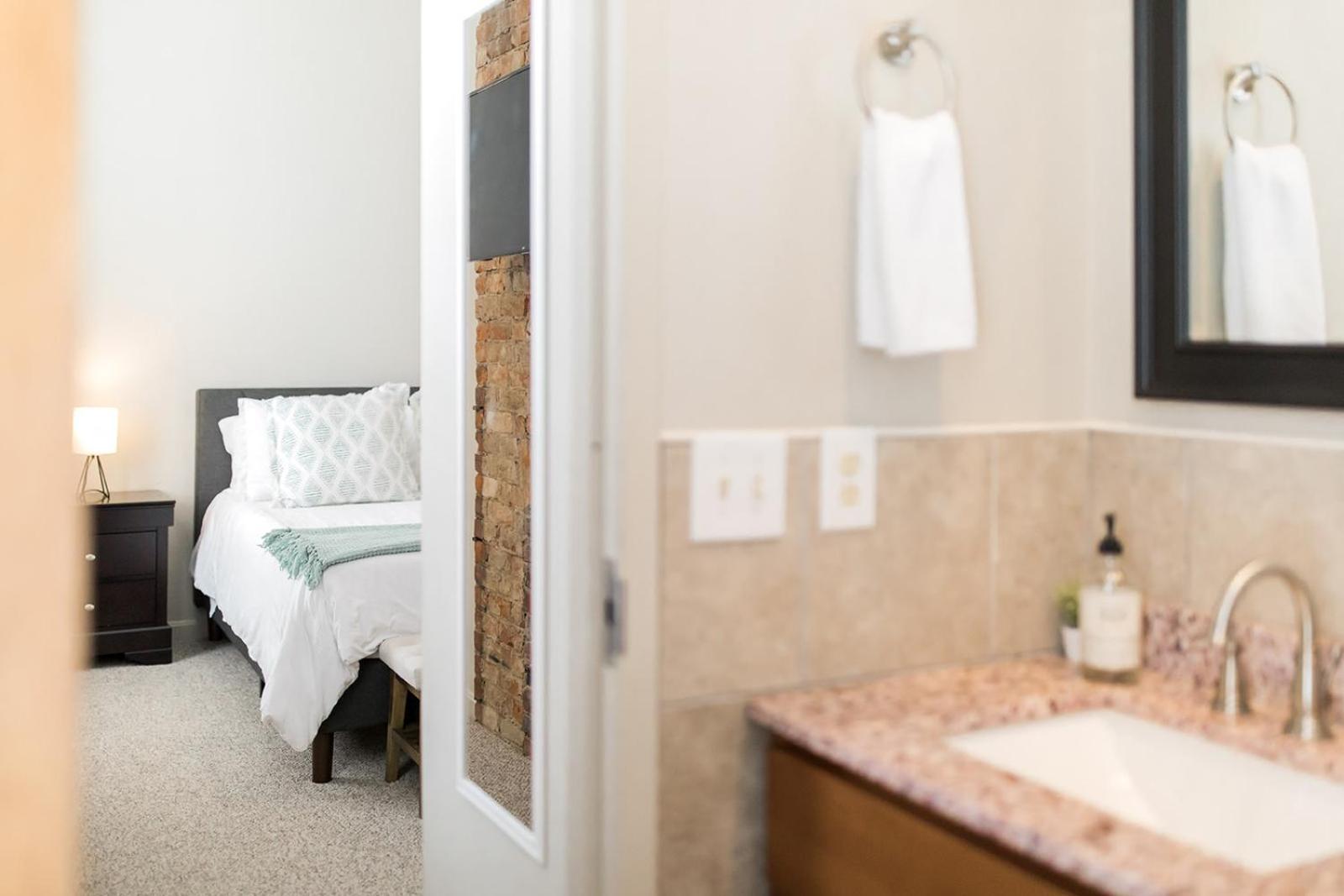 The Reserve - Heart Of Otr 2 Bed W/views * Cincinnati